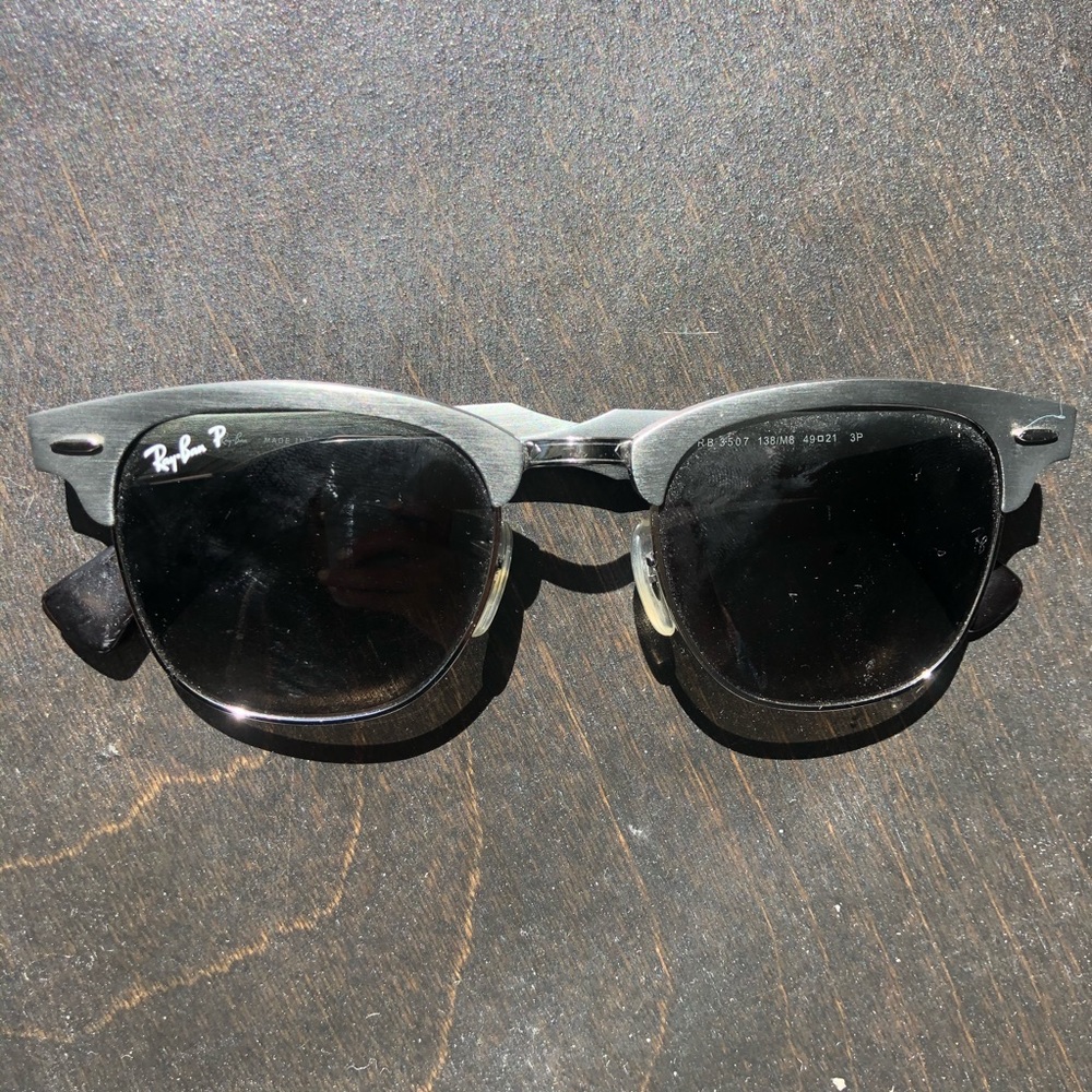 Polarized Ray-Ban Sunglasses with Ray-Ban case 😎